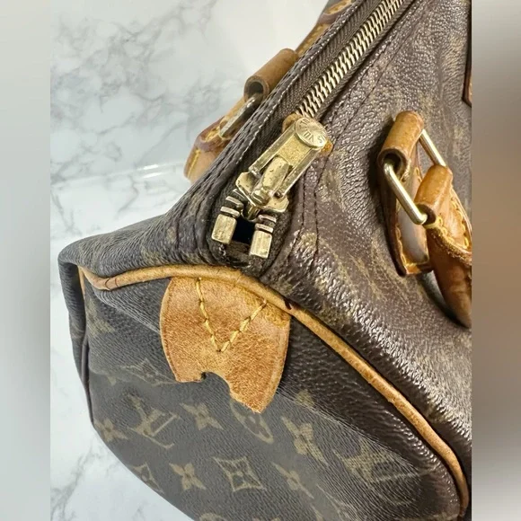 Louis Vuitton Speedy 25 Monogram Handbag - Picture 7 of 16
